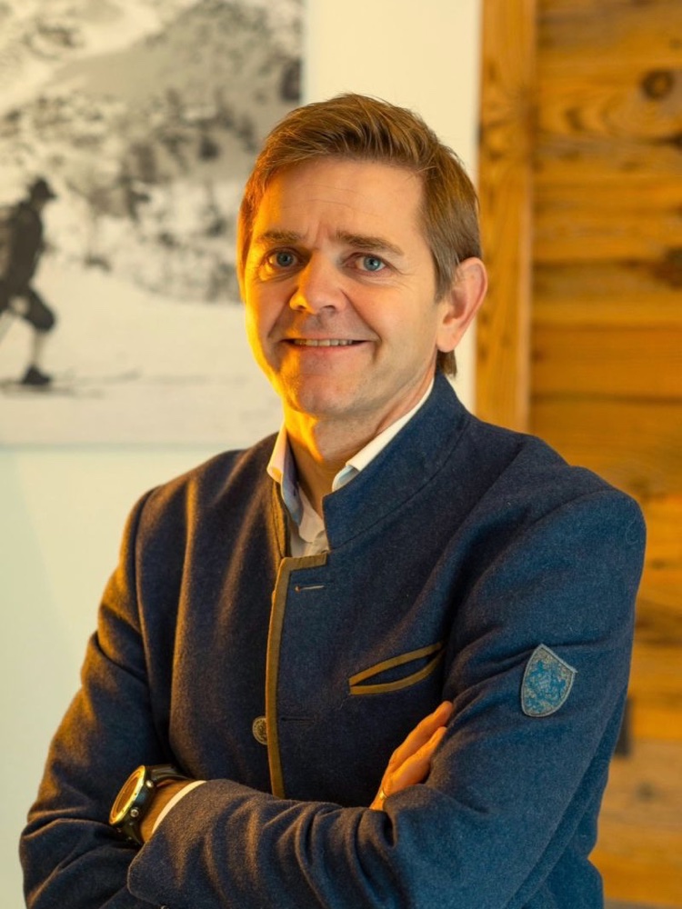 Roland — Strategie & Hotellerie